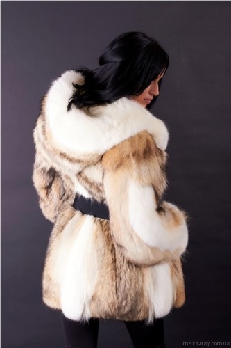 Купить  Полушубок из редкого меха койота Luisa (арт.mx-1301) по самой низкой цене